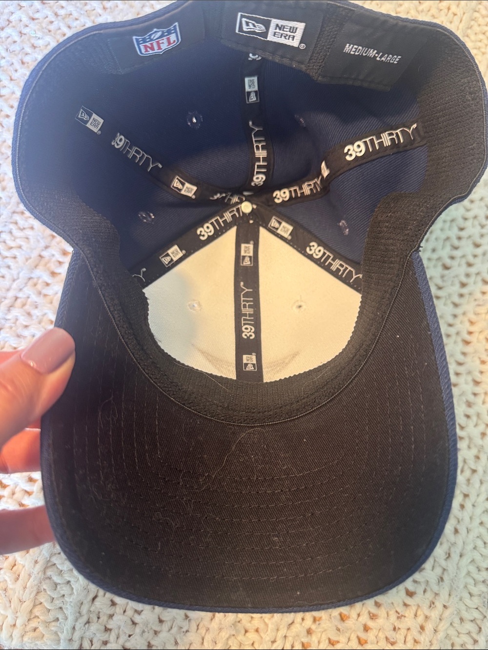 NFL Dallas Cowboys Hat with Black Star Embroidery Unisex - Picture 10 of 10